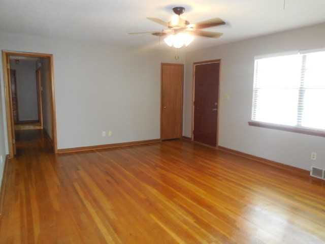 1321 Lindale Ave - Photo 7 of 17