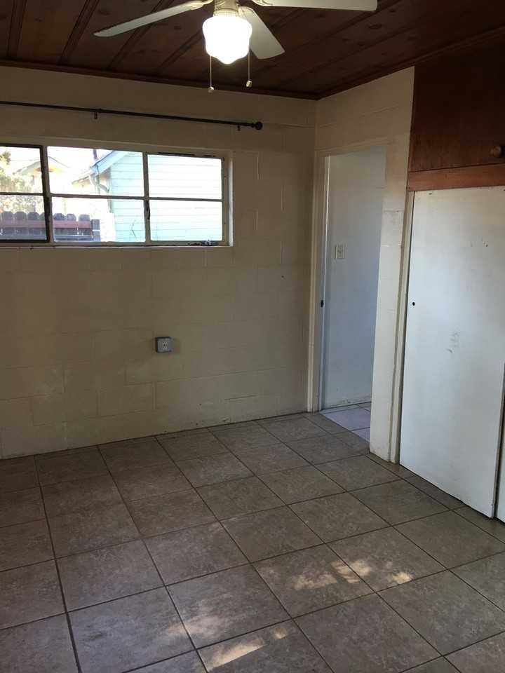 410 Lemon St - Photo 5 of 12