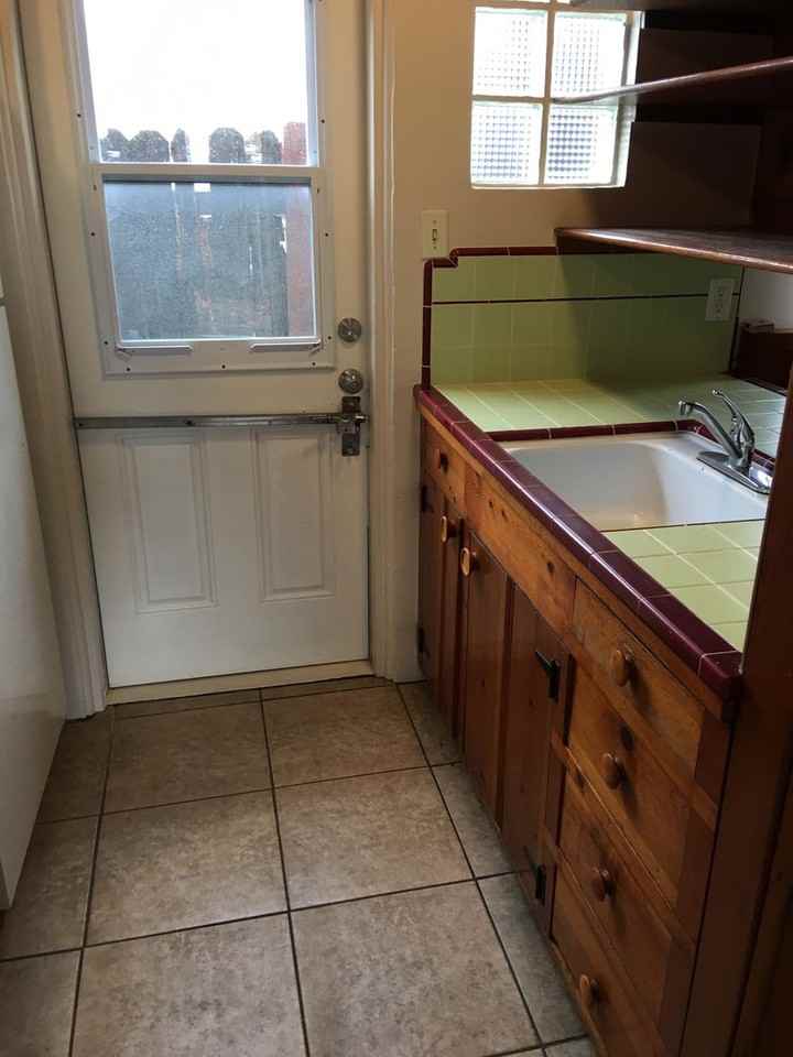 410 Lemon St - Photo 6 of 12