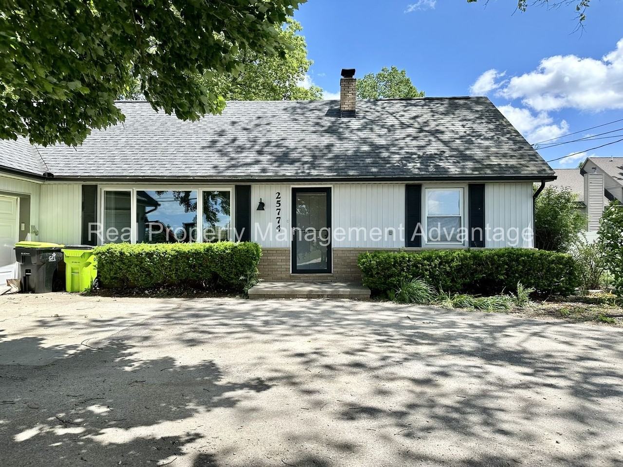 25774 Beck Rd - Photo 2 of 26