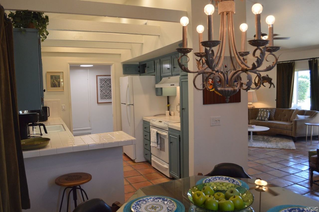 1745 Capri Cir - Photo 6 of 18