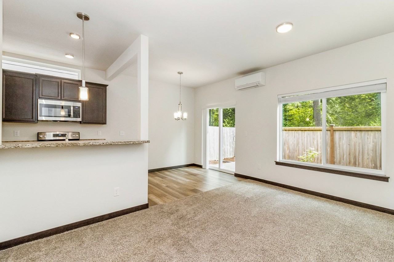 323 Penny Ave - Photo 6 of 19