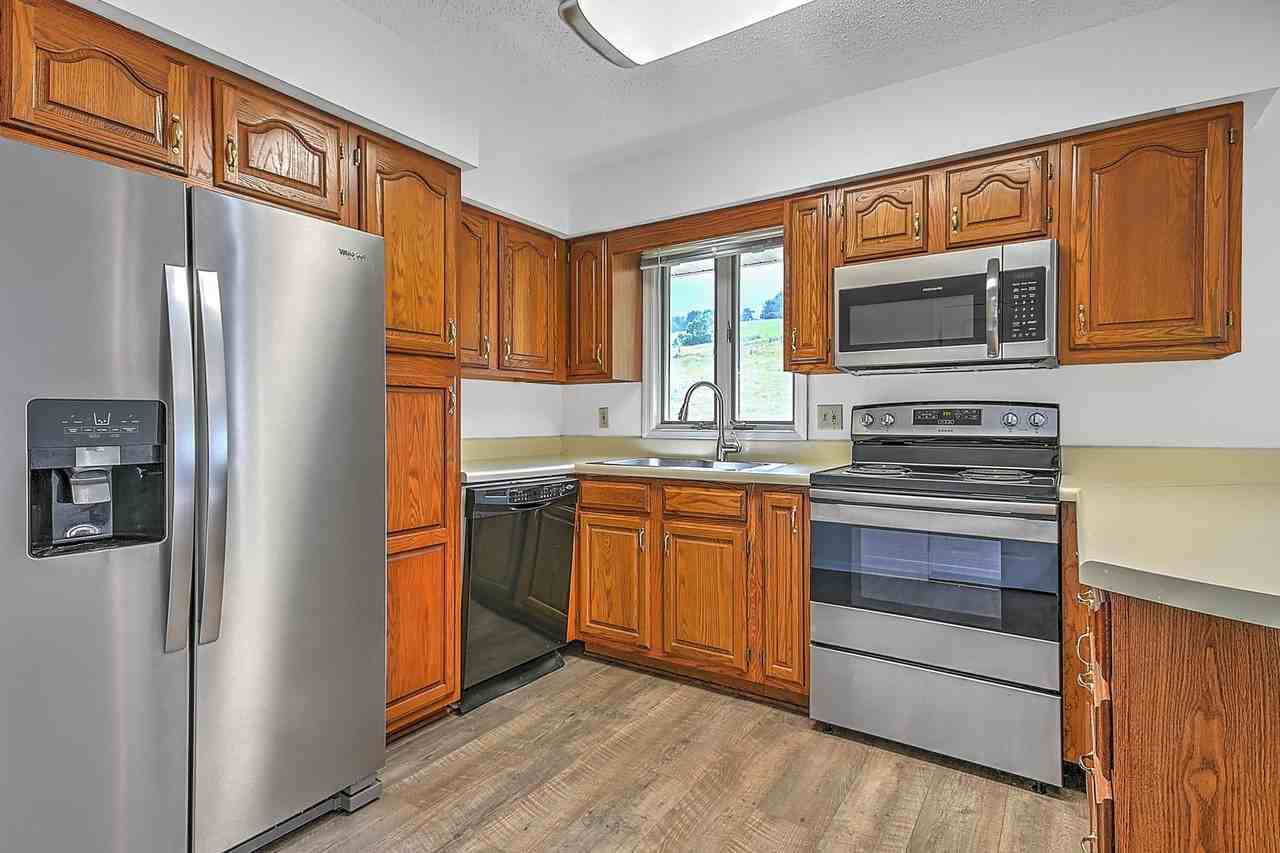 523 Mount Zion Rd - Photo 2 of 43