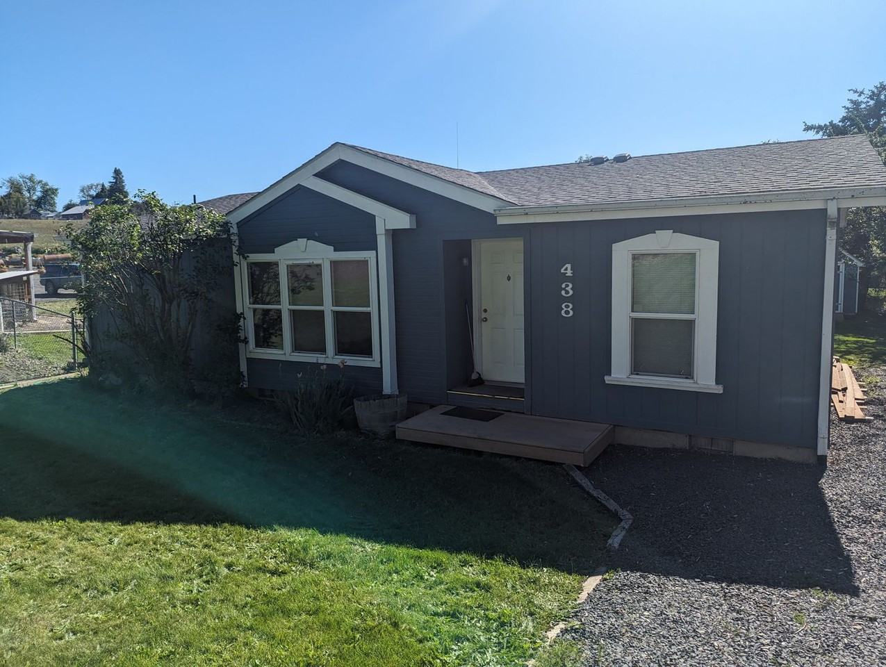 438 N Jackson St - Photo 3 of 16