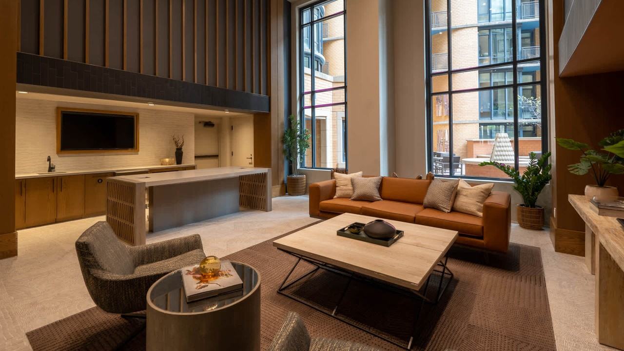 425 Mass - Photo 5 of 50