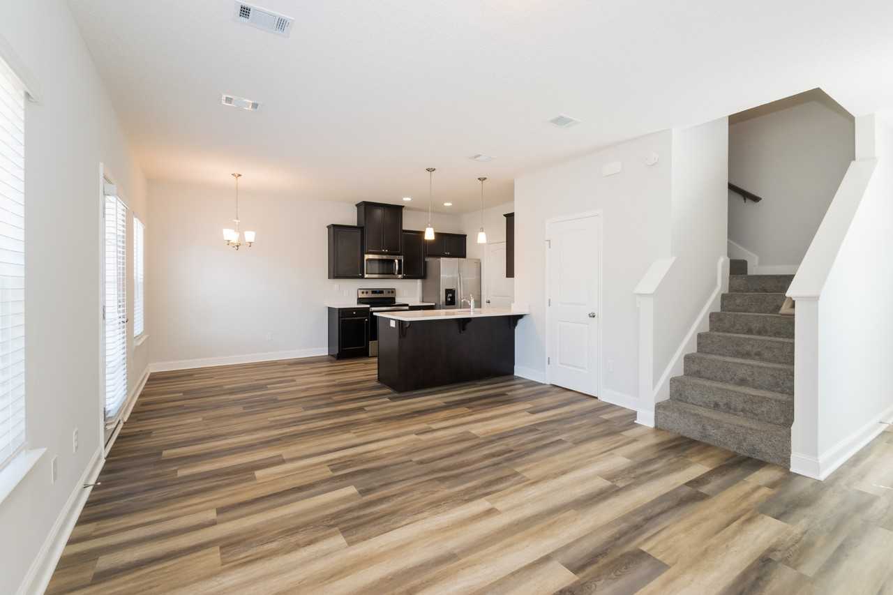 135 135 Sugarberry Cir - Photo 2 of 20