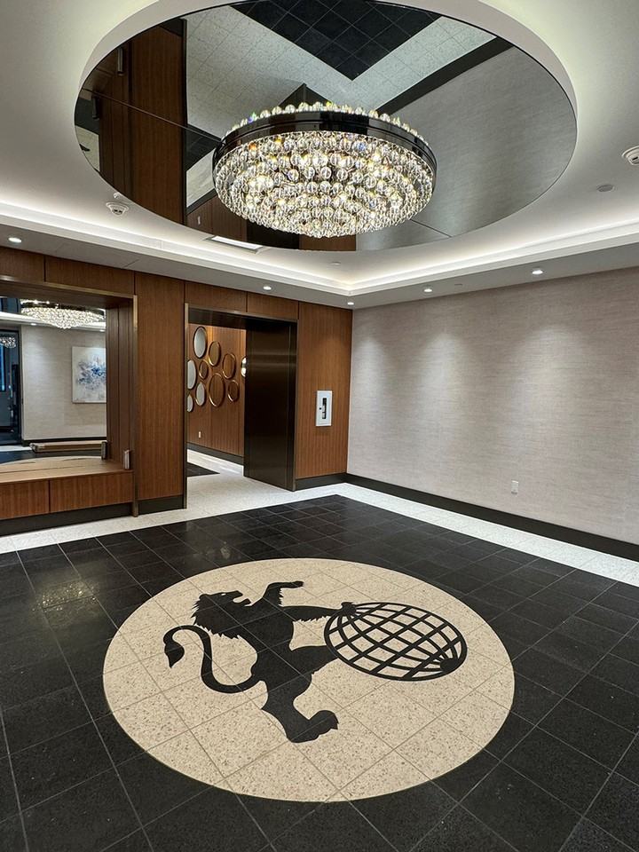 The Grand Lion - Photo 3 of 5