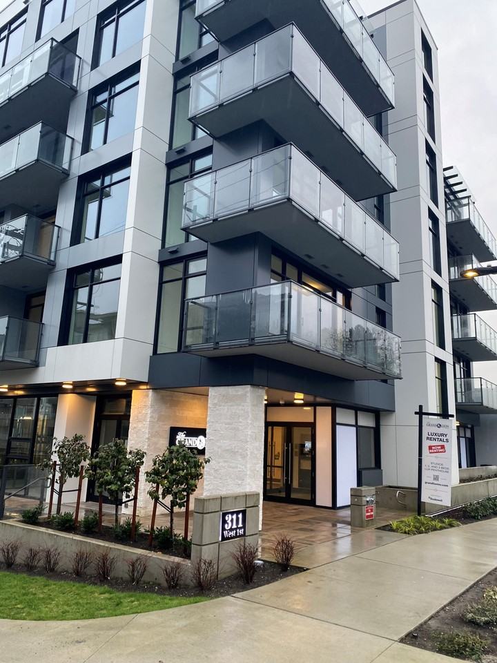 The Grand Lion - Photo 4 of 4