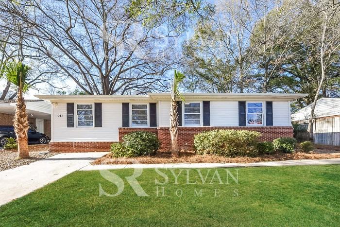 911 Airport Blvd - Photo 2 of 15