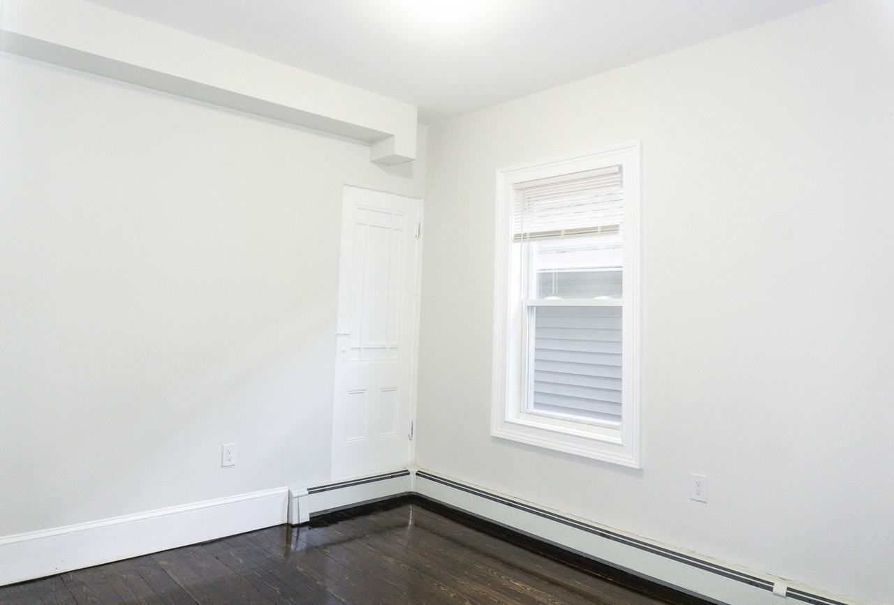 3149 Washington St #3 - Photo 6 of 9