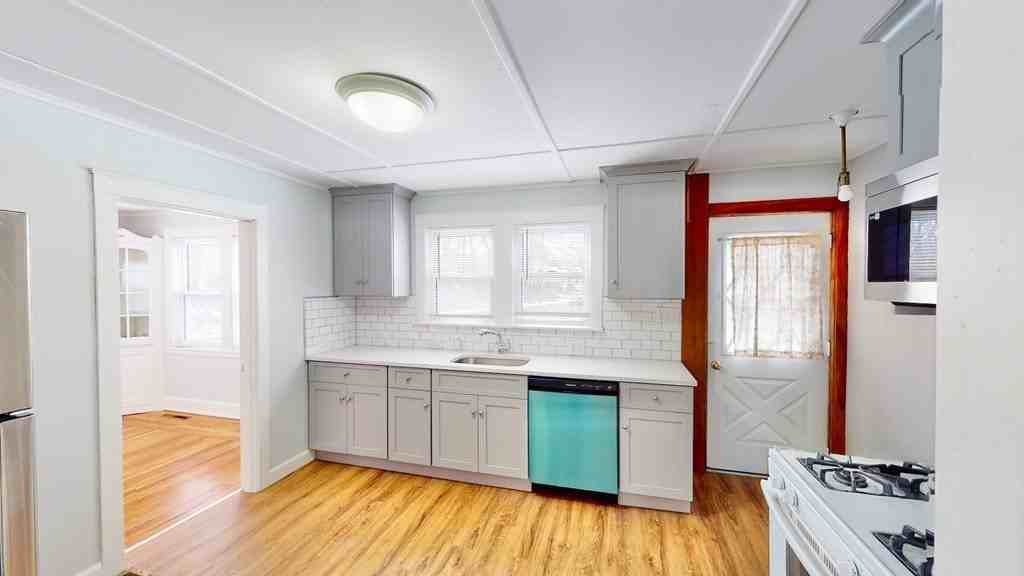 6 Arnold St #6 - Photo 2 of 19