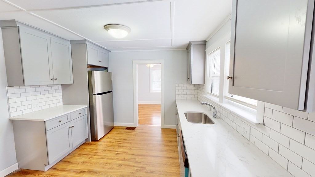 6 Arnold St #6 - Photo 3 of 19