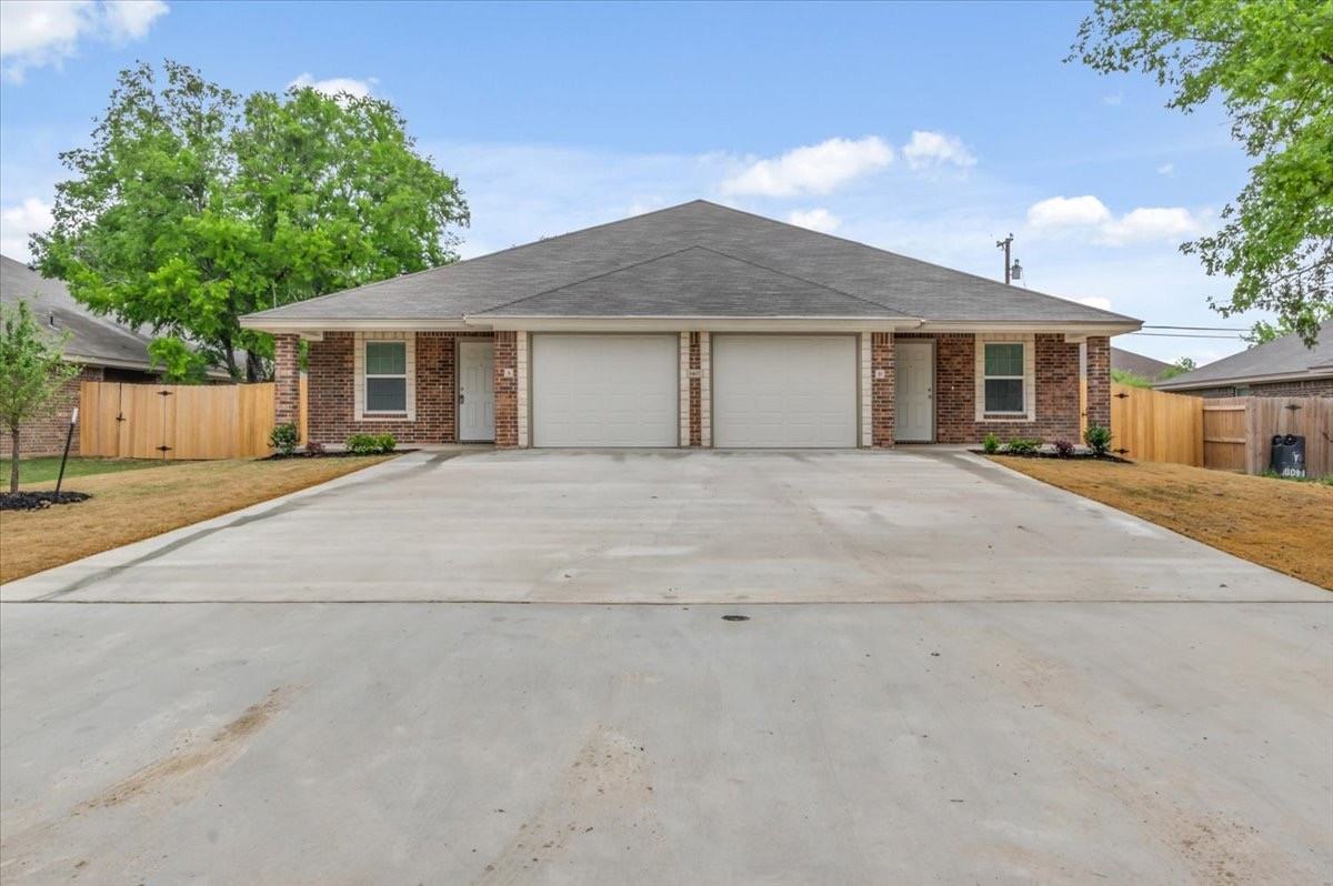 1407 Natchez Trl #B - Photo 3 of 19