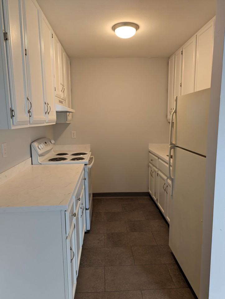 410 N State St #L3 - Photo 6 of 14