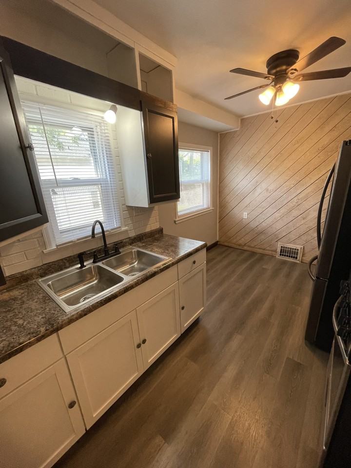 2327 Central Ave #NA - Photo 2 of 11