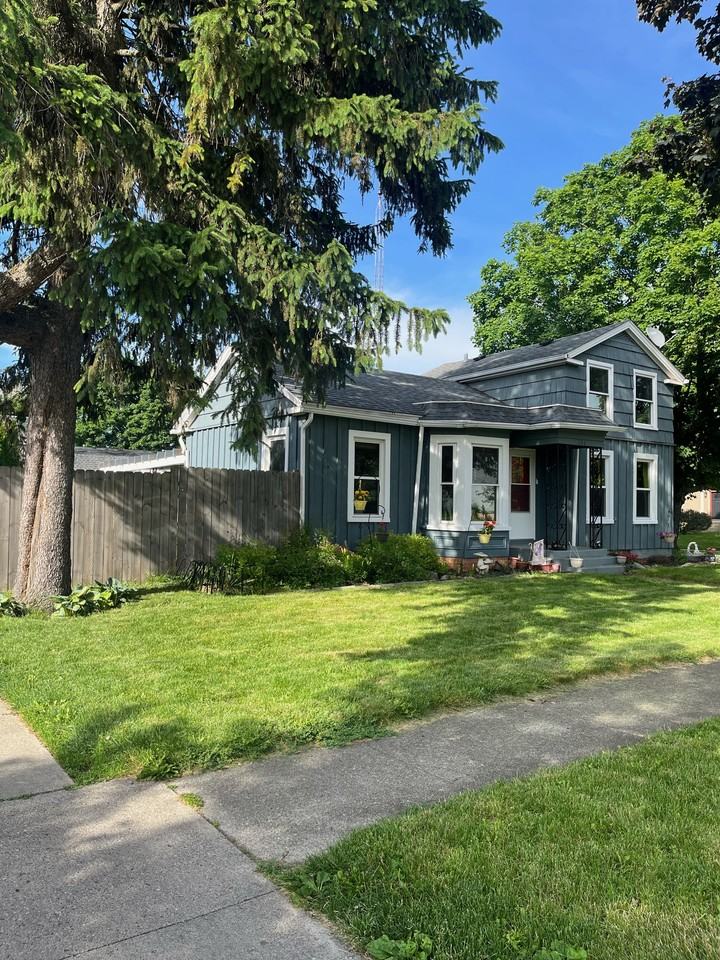 224 E Washington St #NA - Photo 3 of 29