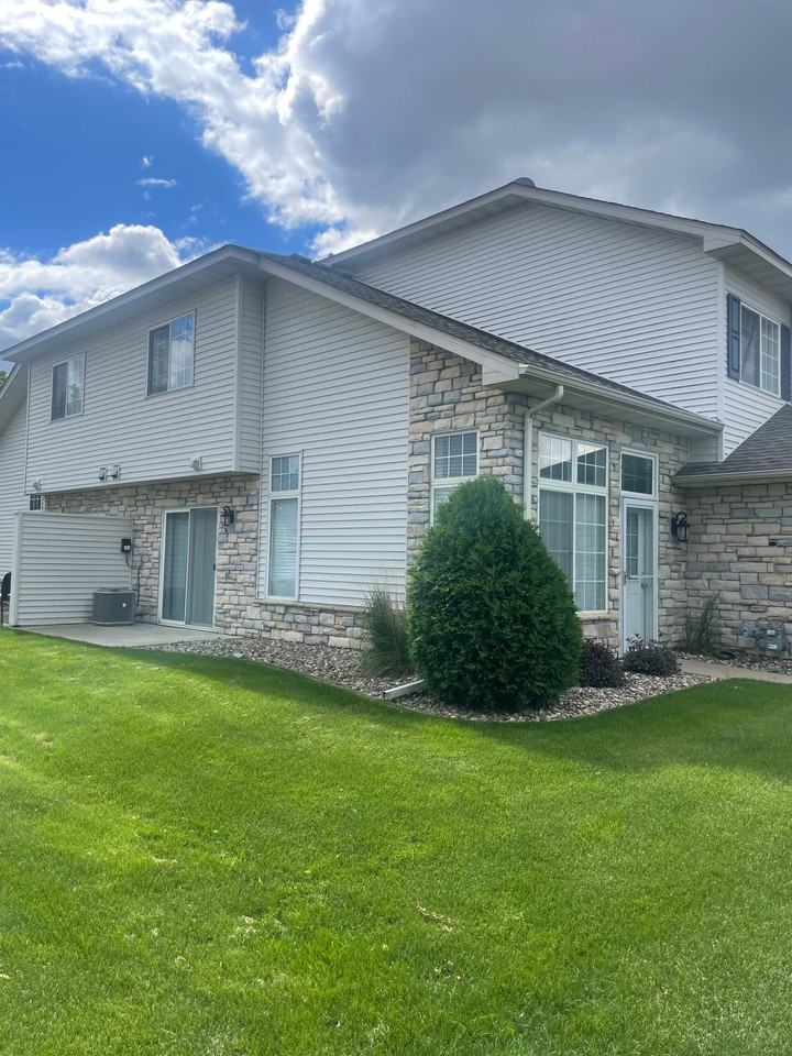 17077 Eagleview Way - Photo 2 of 13