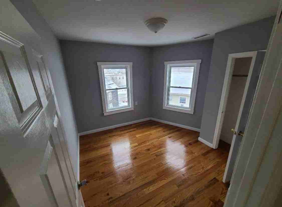 19 Franklin St #3 - Photo 3 of 11