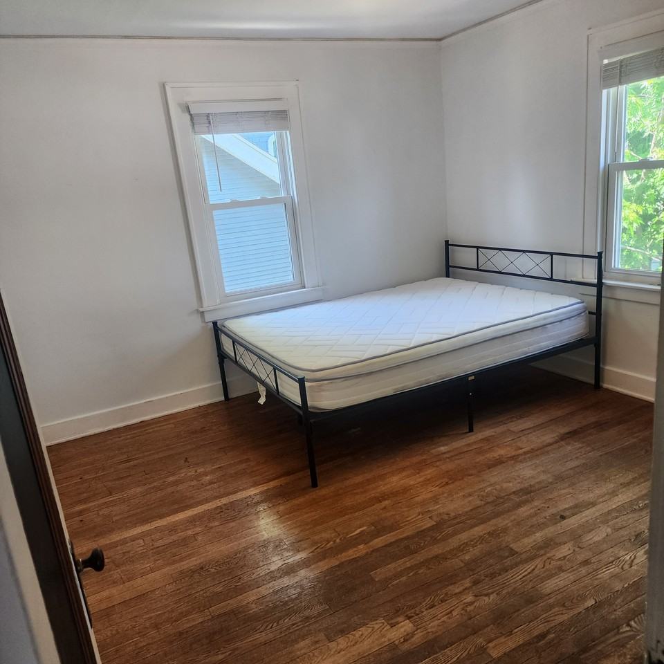 719 Griggs St Se #NA - Photo 3 of 8