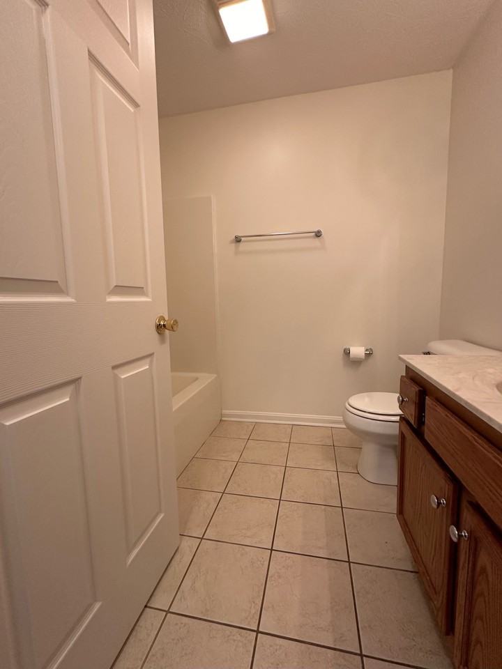 105 Cortland Ct - Photo 2 of 29