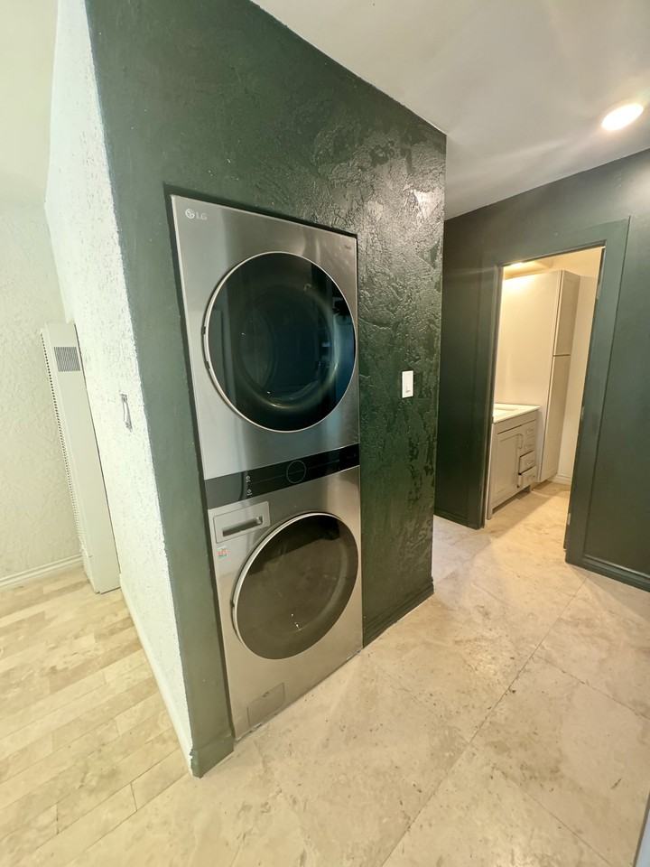 315 N Mission Rd #315 - Photo 3 of 10