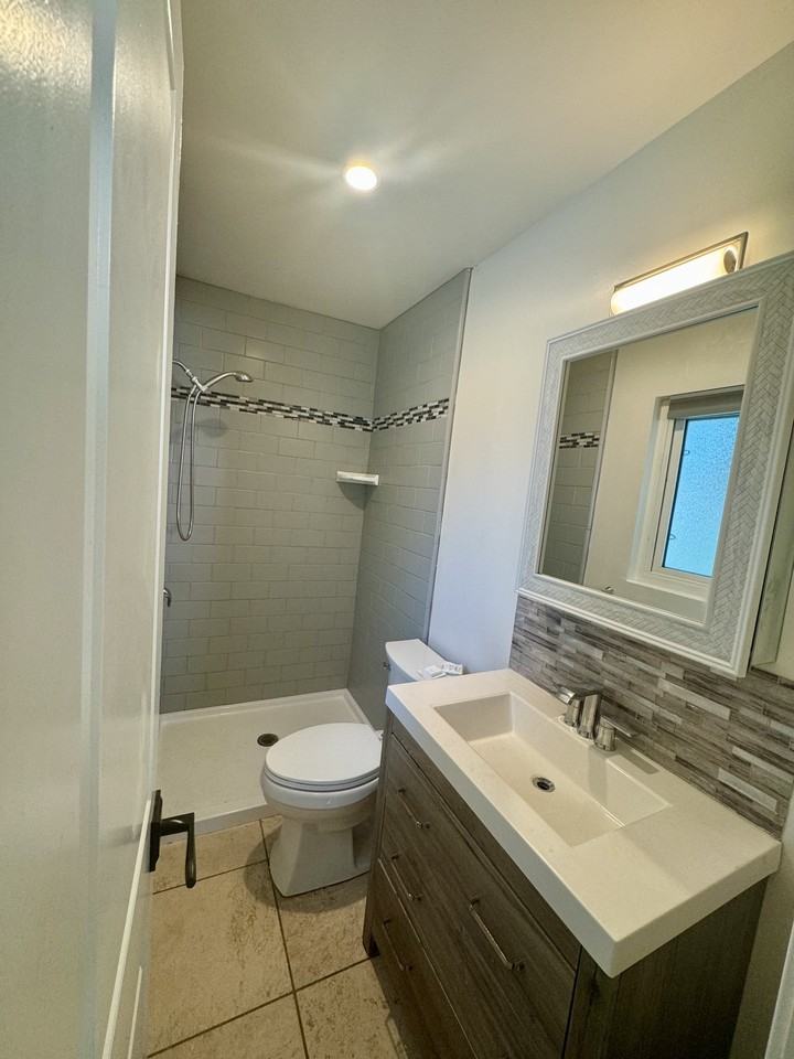 315 N Mission Rd #315 - Photo 5 of 10