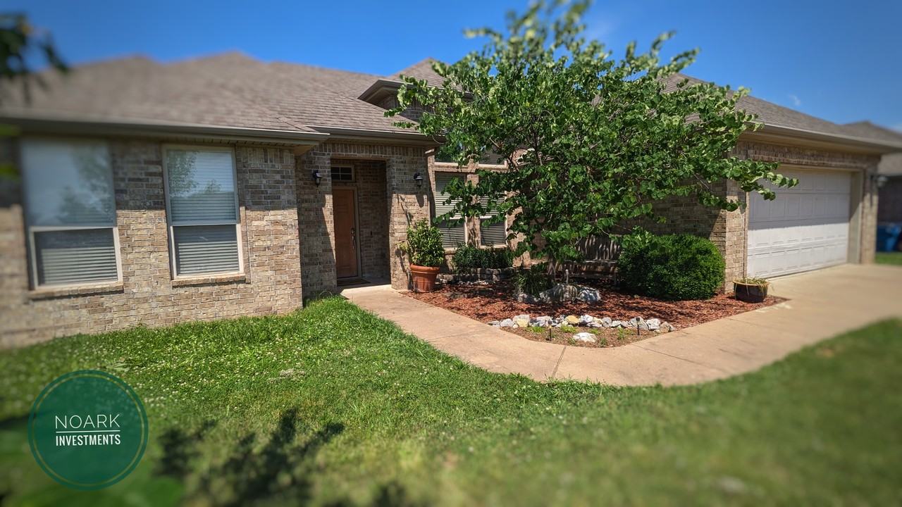 608 Sw Wallstone Rd #NA - Photo 2 of 27