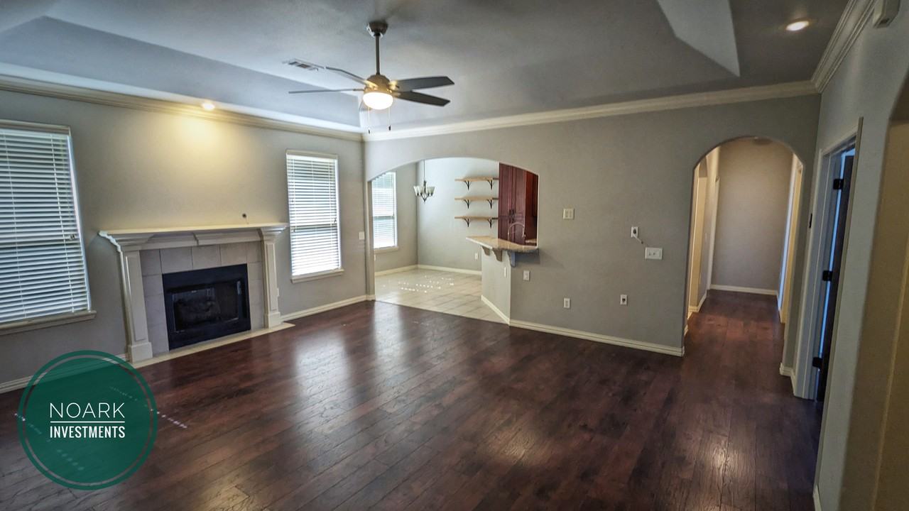 608 Sw Wallstone Rd #NA - Photo 5 of 27