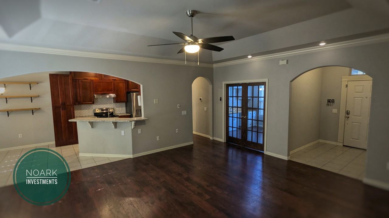 608 Sw Wallstone Rd #NA - Photo 7 of 27