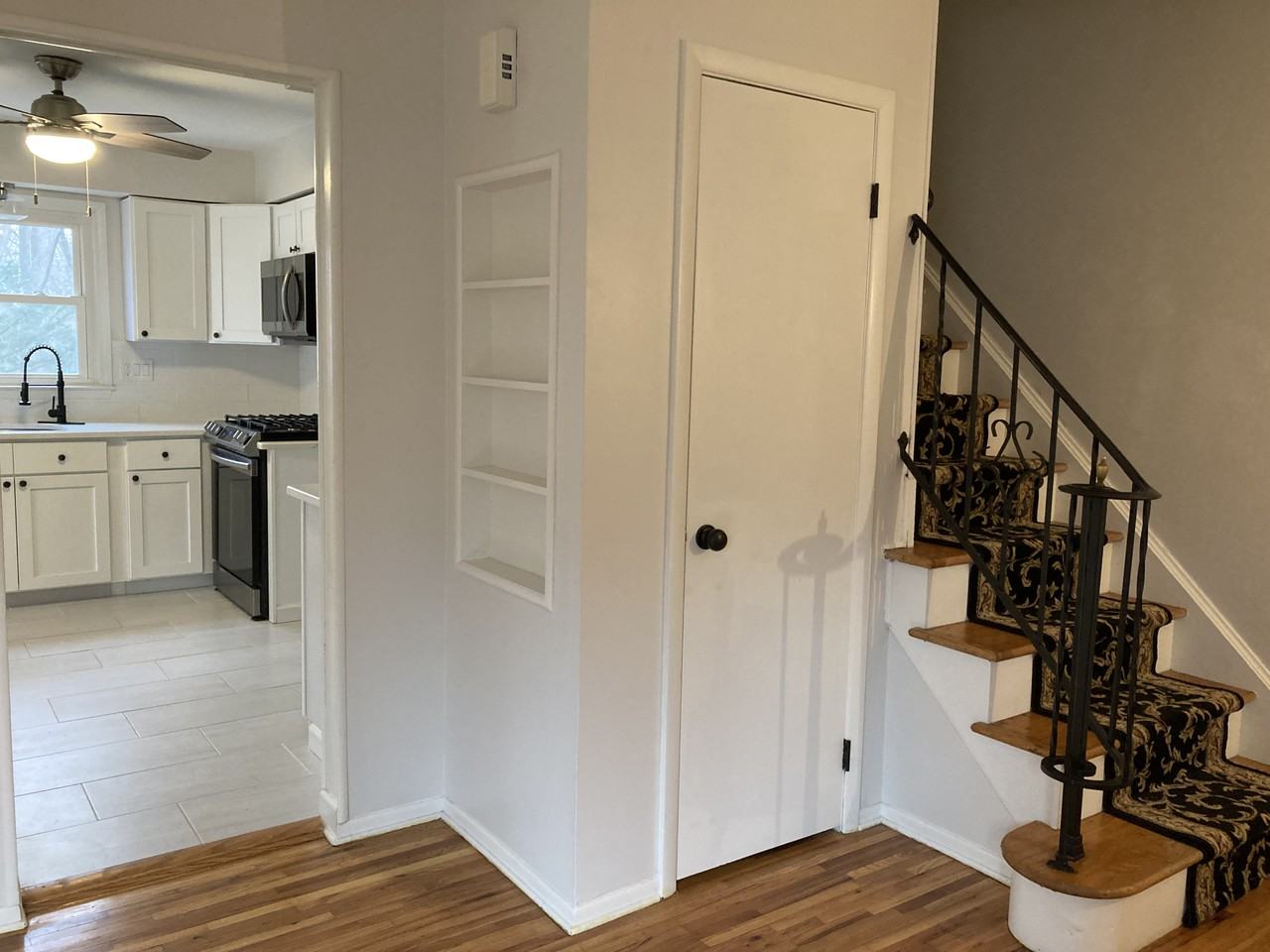 162 Railroad Ave - Photo 2 of 12