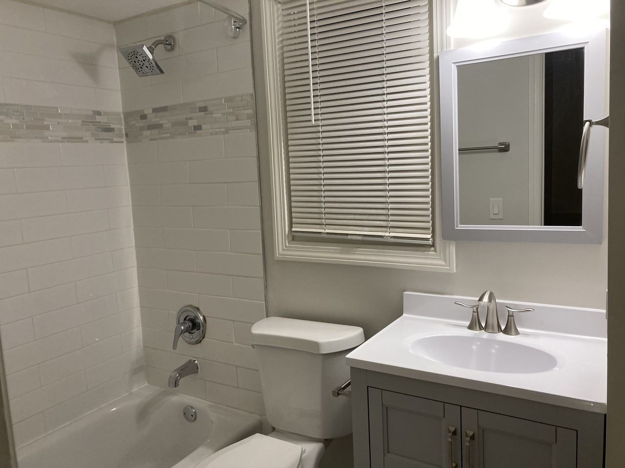 162 Railroad Ave - Photo 3 of 12