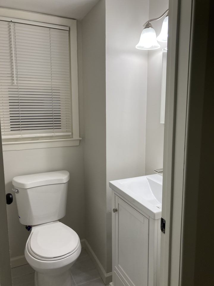 162 Railroad Ave - Photo 4 of 12