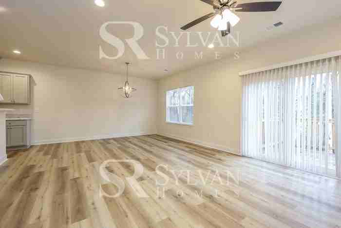 401 Hillside Dr - Photo 3 of 15