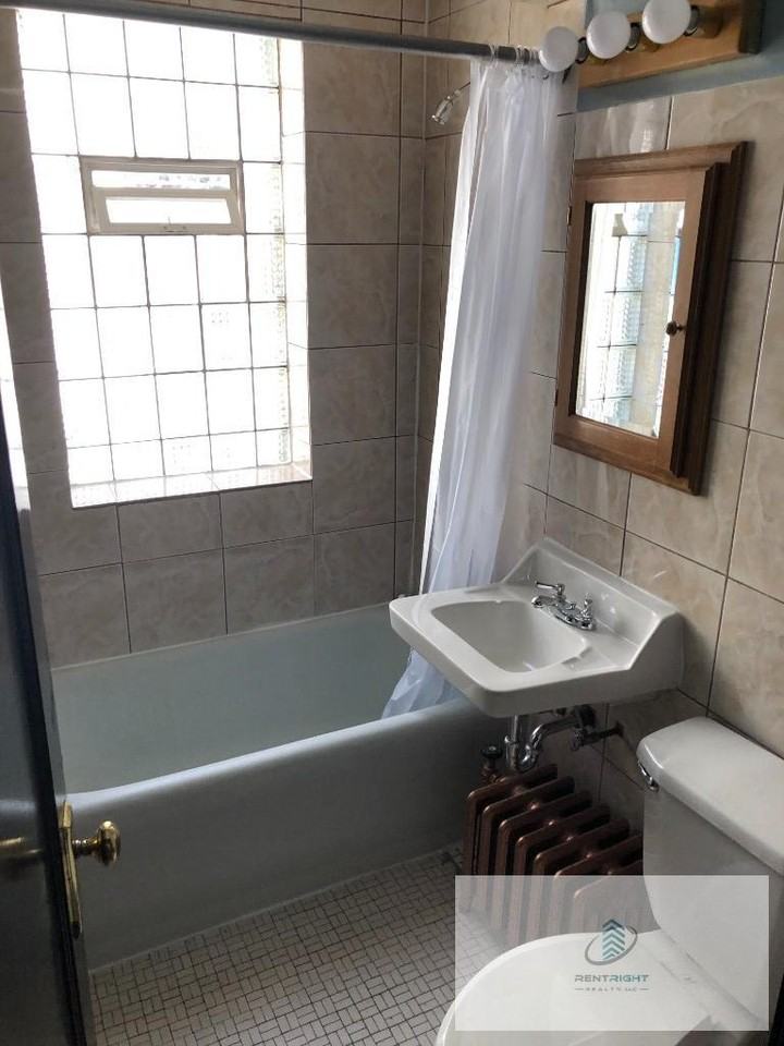 846 W Montrose Ave #610 - Photo 7 of 16