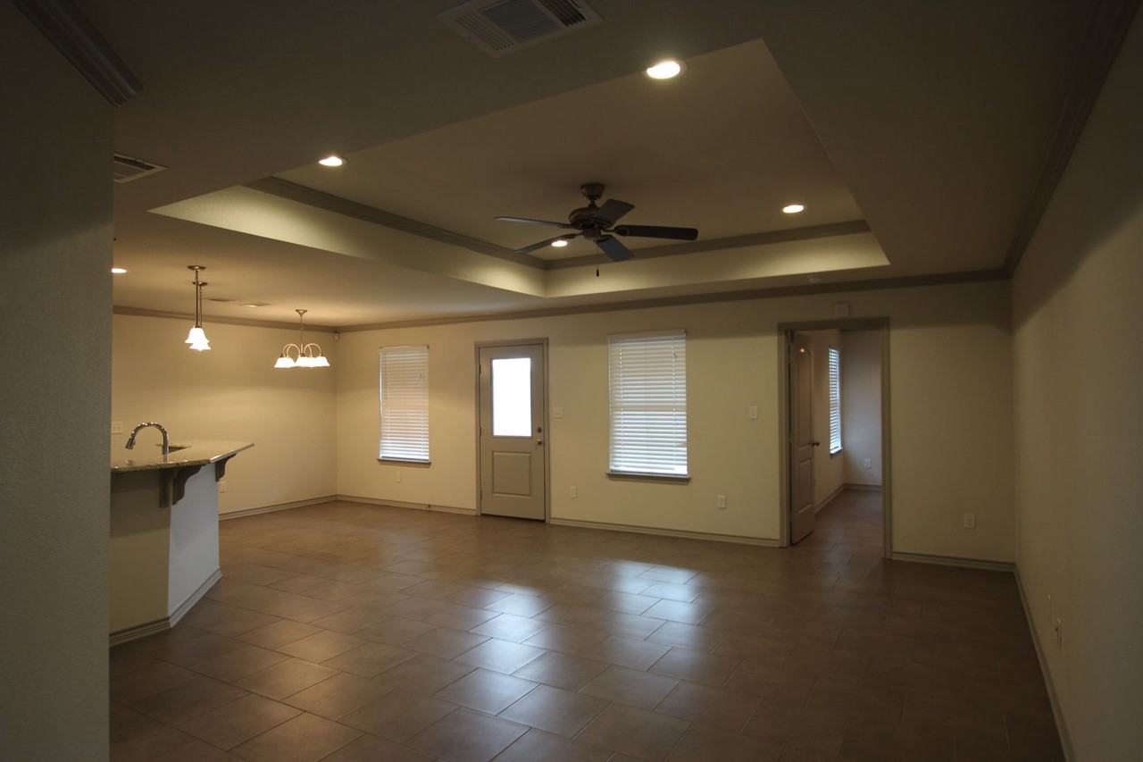 6320 Villa Rosa Way - Photo 4 of 19