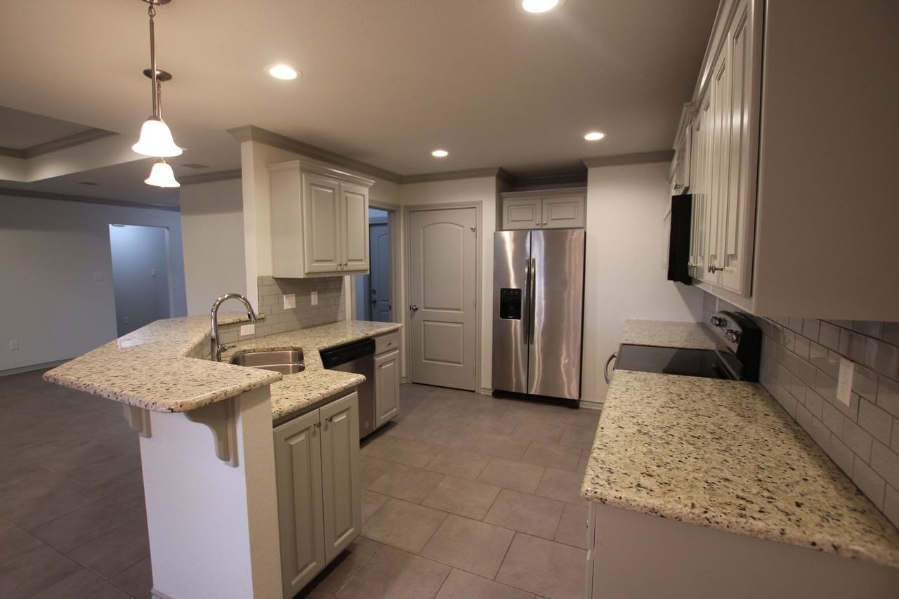 6320 Villa Rosa Way - Photo 7 of 19