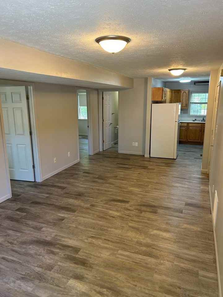 1413 W University Ave - Photo 4 of 15