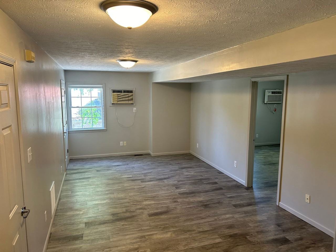 1413 W University Ave - Photo 5 of 15