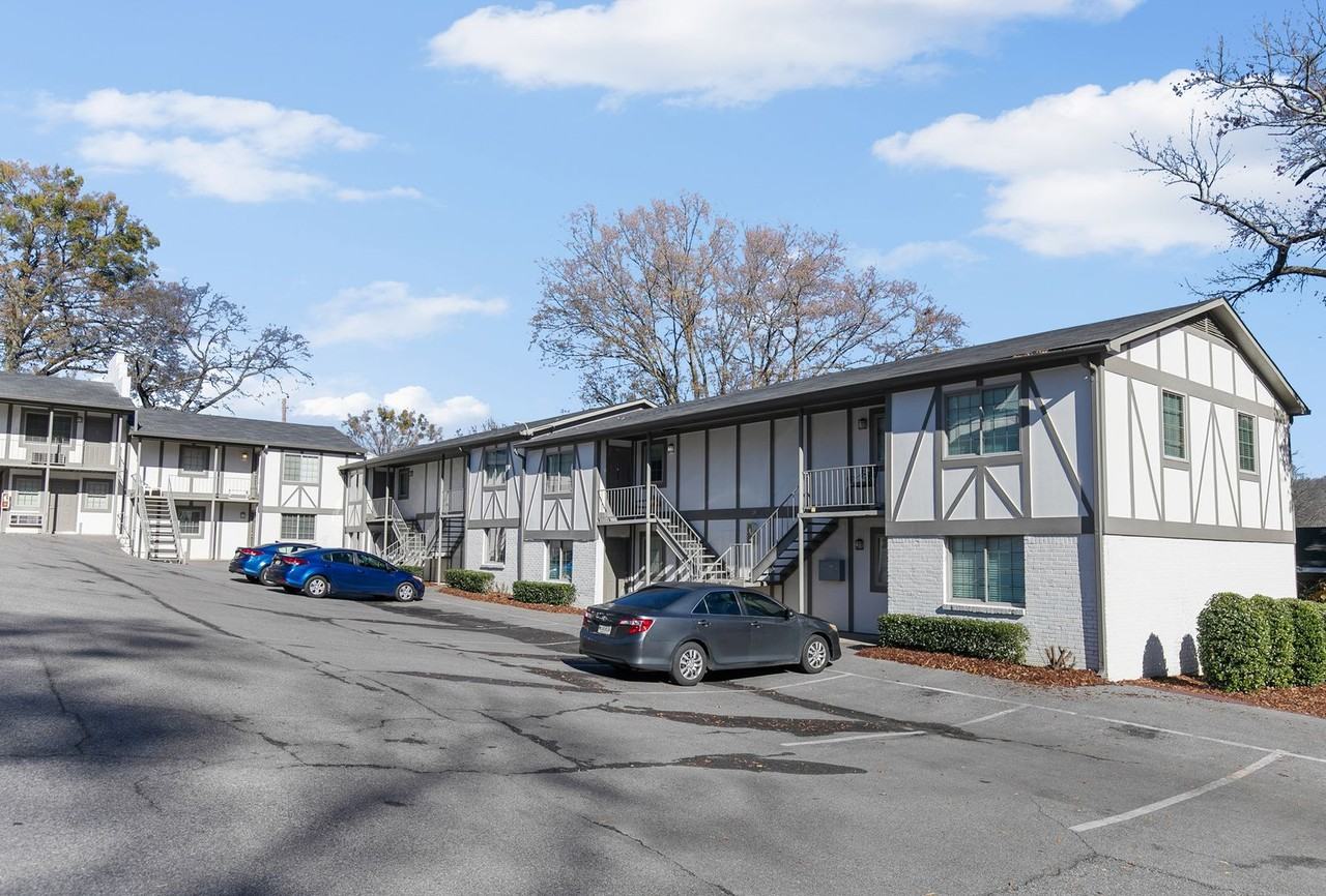 Flats on 15th - Photo 5 of 17