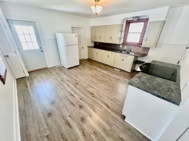 2215 W Delaware St #1 - Photo 4 of 13