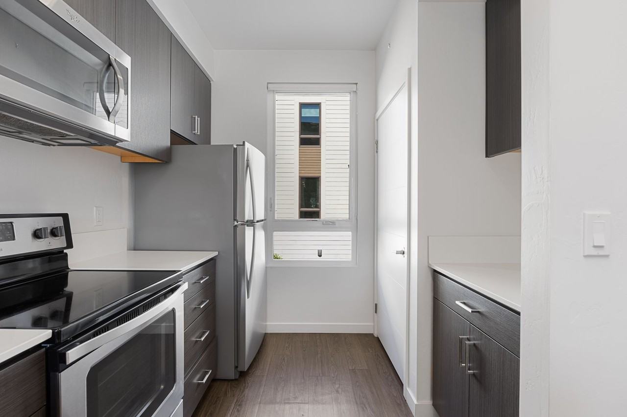 17th Place Townhomes - Photo 3 of 21