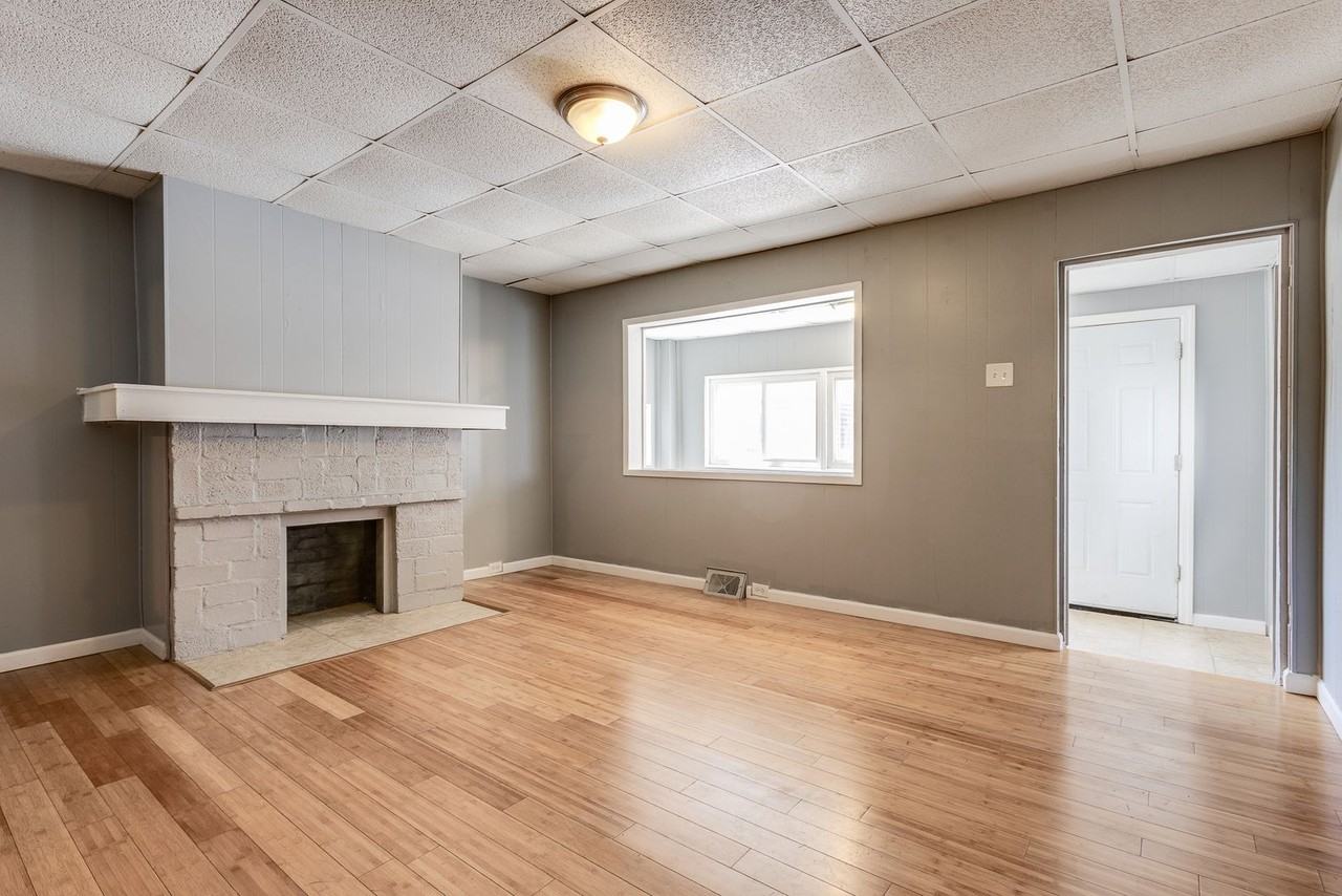 2323 Salisbury St - Photo 2 of 37