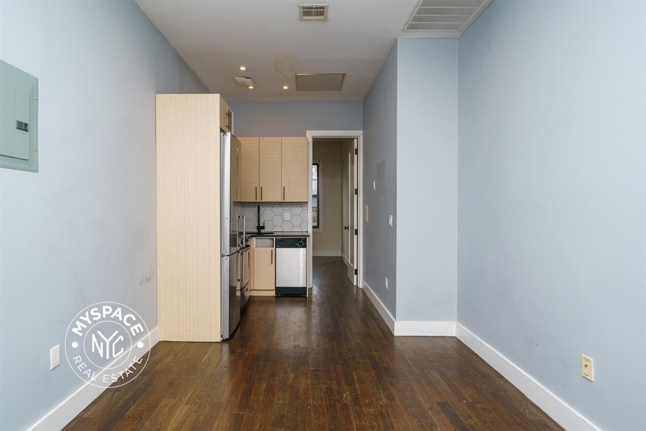 5438 Arnold Ave #2R - Photo 2 of 12