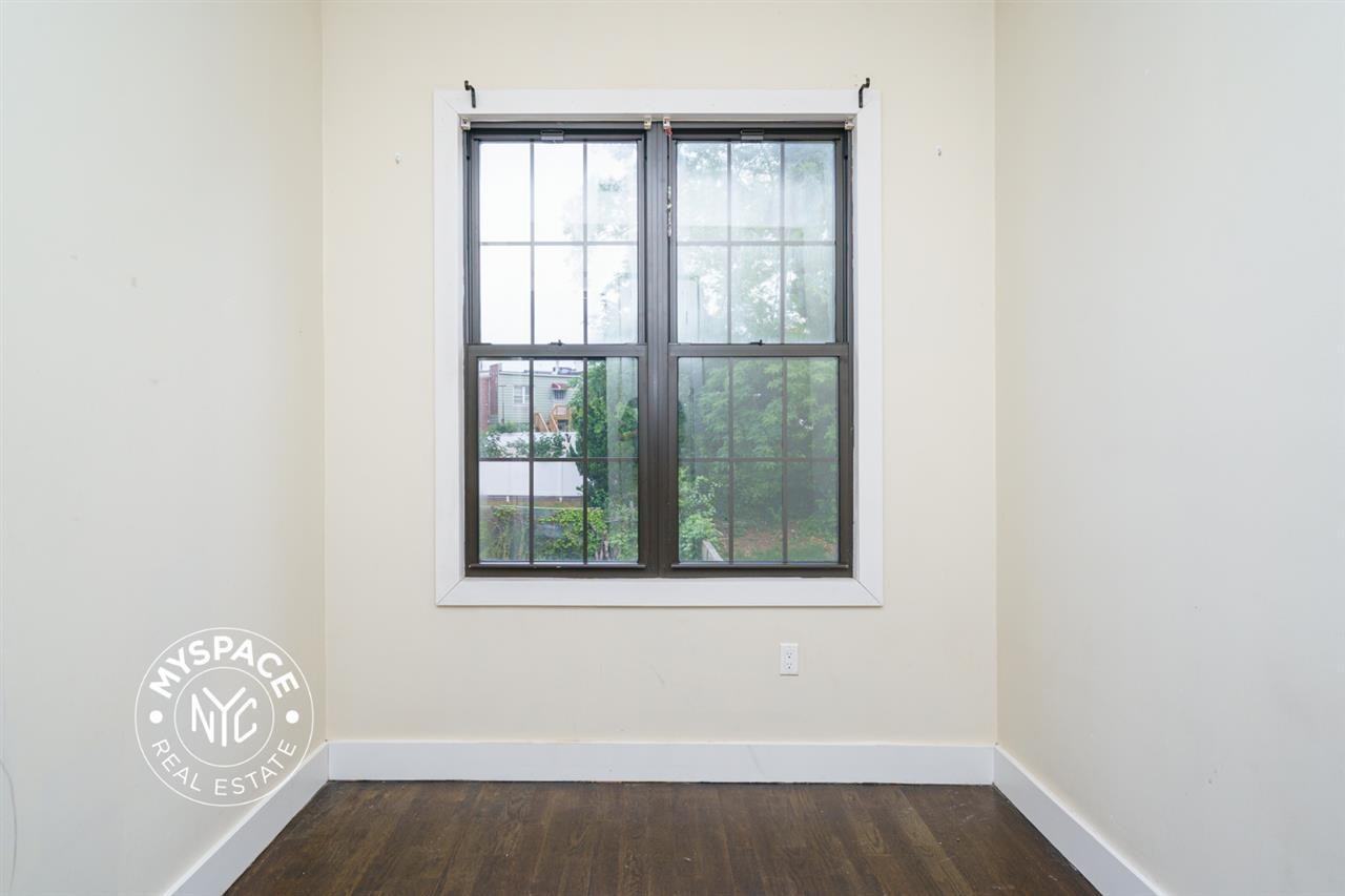 5438 Arnold Ave #2R - Photo 4 of 12