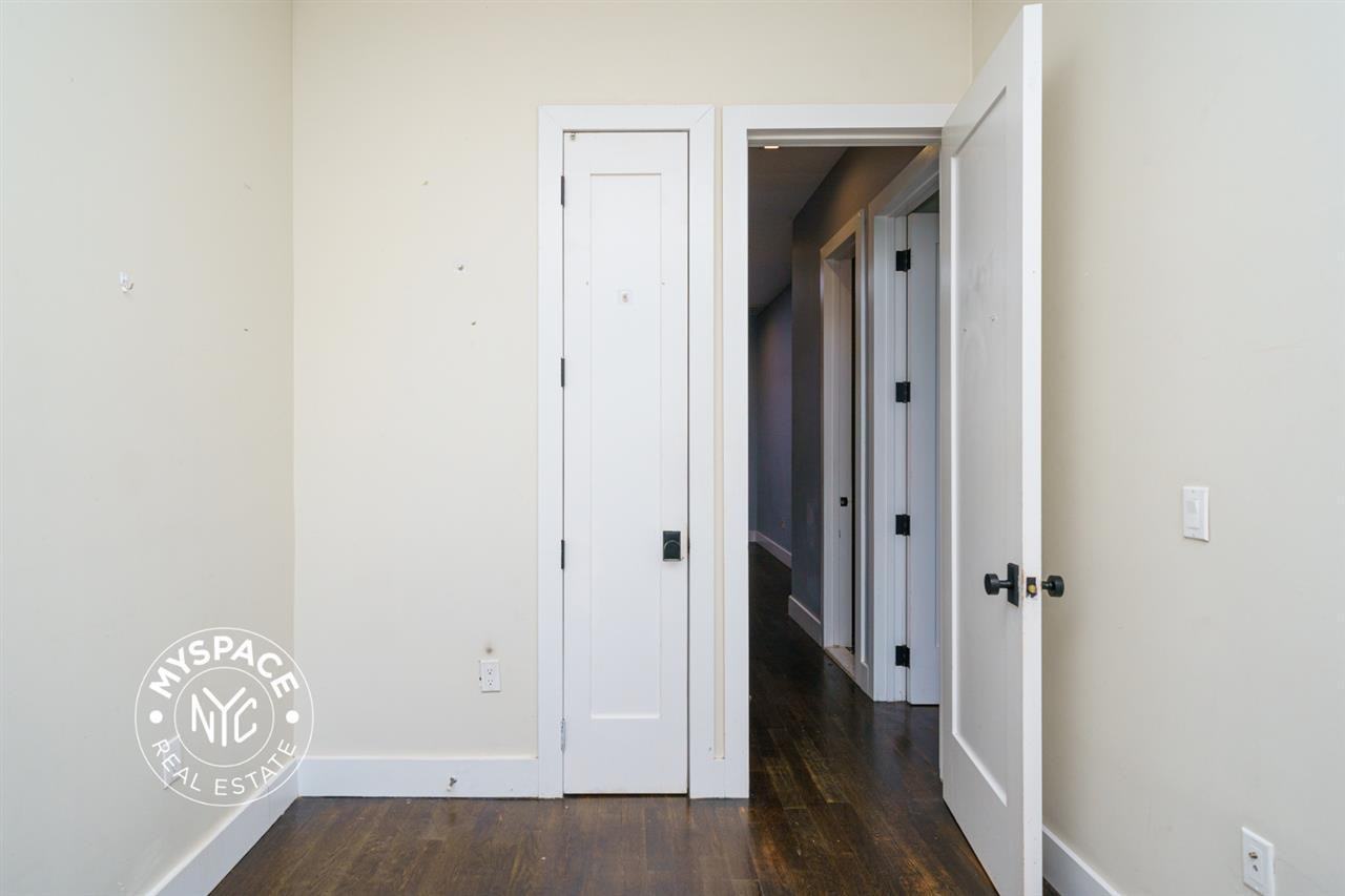 5438 Arnold Ave #2R - Photo 5 of 12