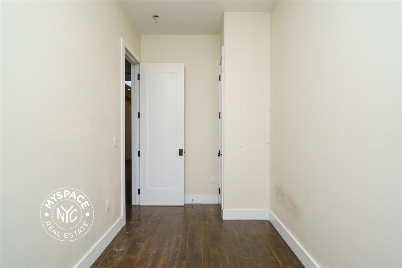 5438 Arnold Ave #2R - Photo 7 of 12