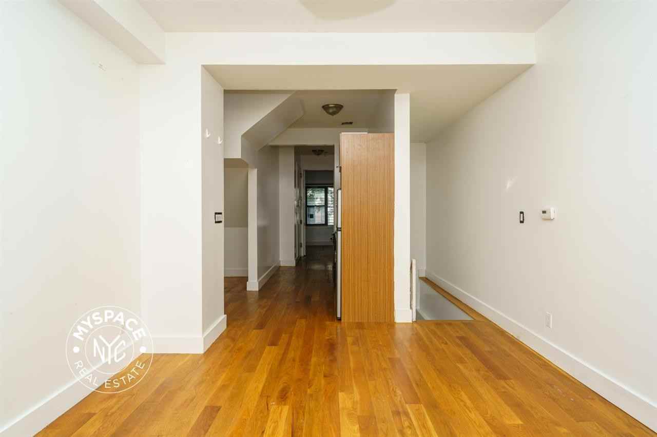 259 Jefferson St #1L - Photo 6 of 17
