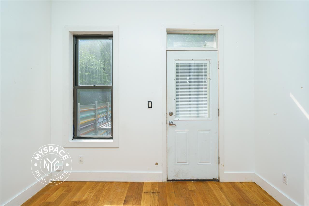 259 Jefferson St #1L - Photo 7 of 17