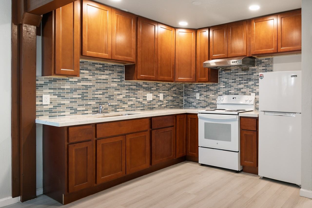 852 Lakeview Ave #D - Photo 4 of 15