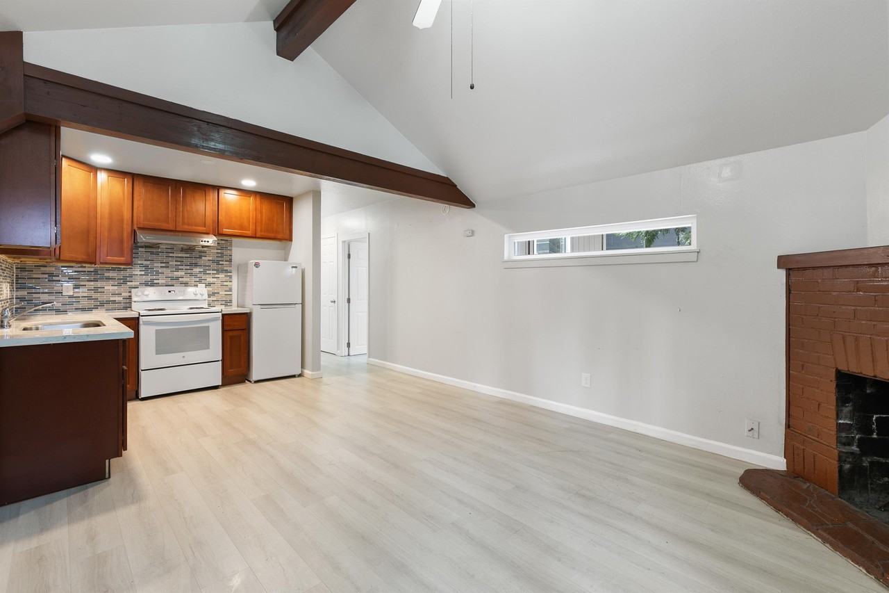 852 Lakeview Ave #D - Photo 6 of 15